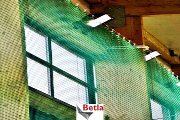  Siatka z polipropylenu na hale sportowe do okna - siatki okienne cm 