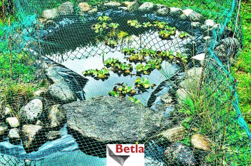  Polietylenowa siatka na oczko wodne w ogrodzie 